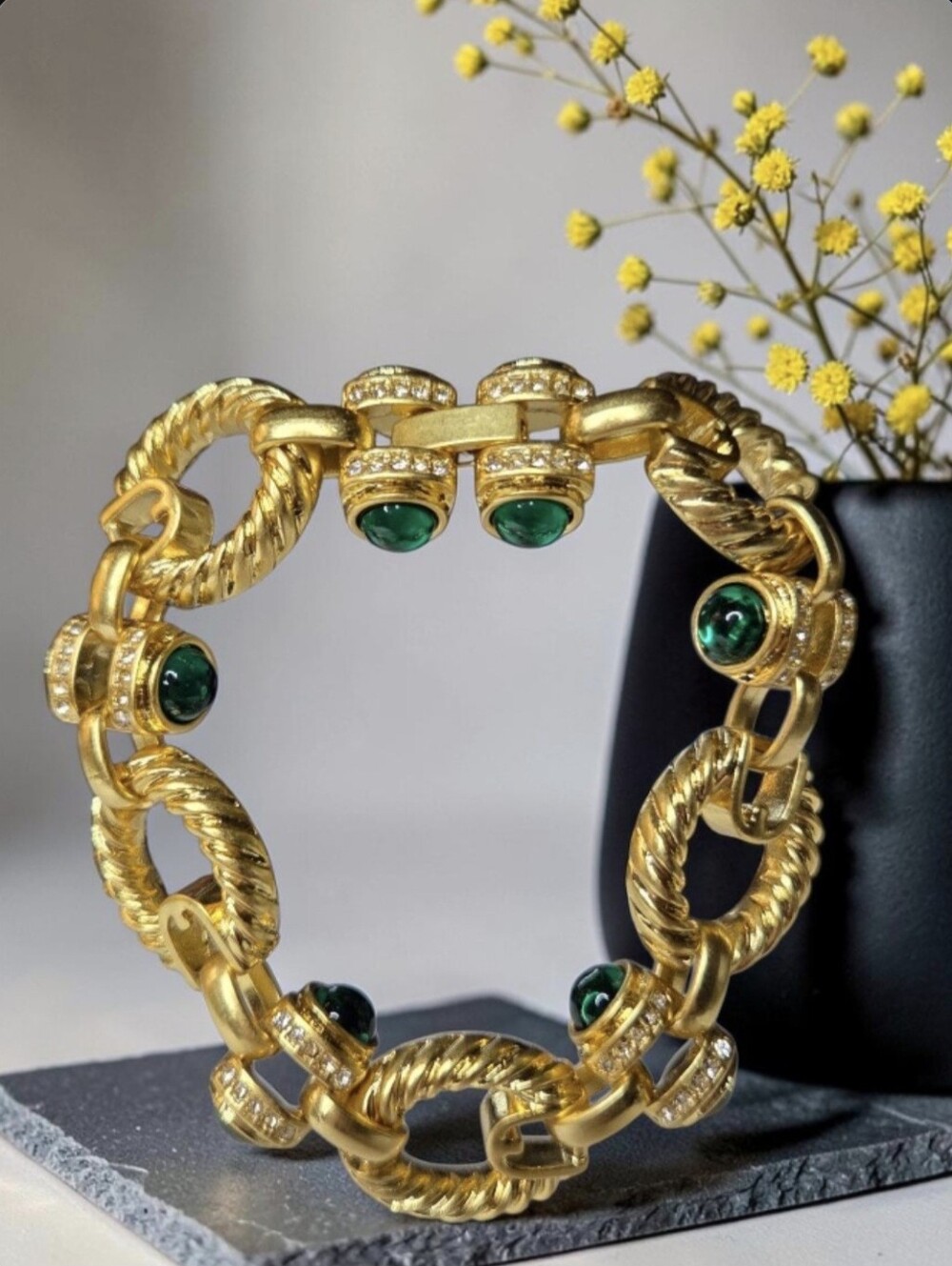 Matte Gold Plated Twisted Cable Emerald Glass Cabochon Crystal Cocktail Bracelet
